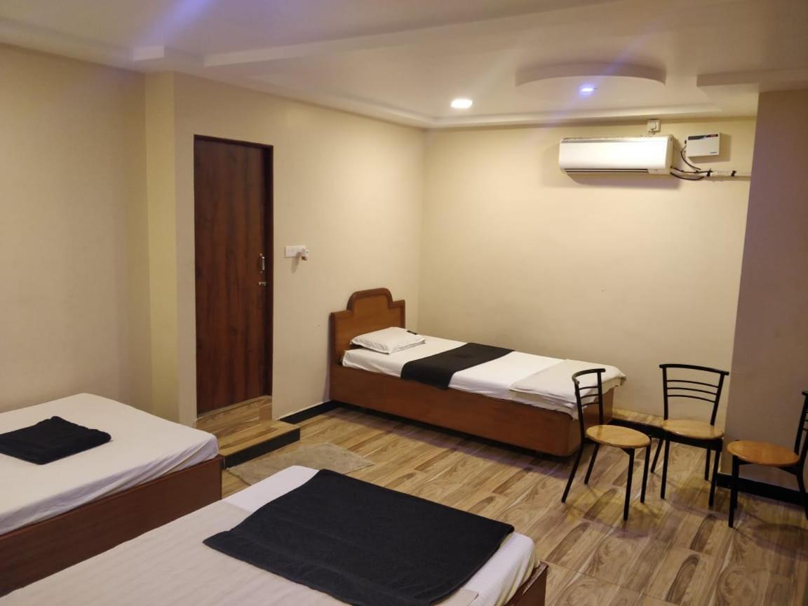 Hotel L'Ocean Puduččéri Pokoj fotografie